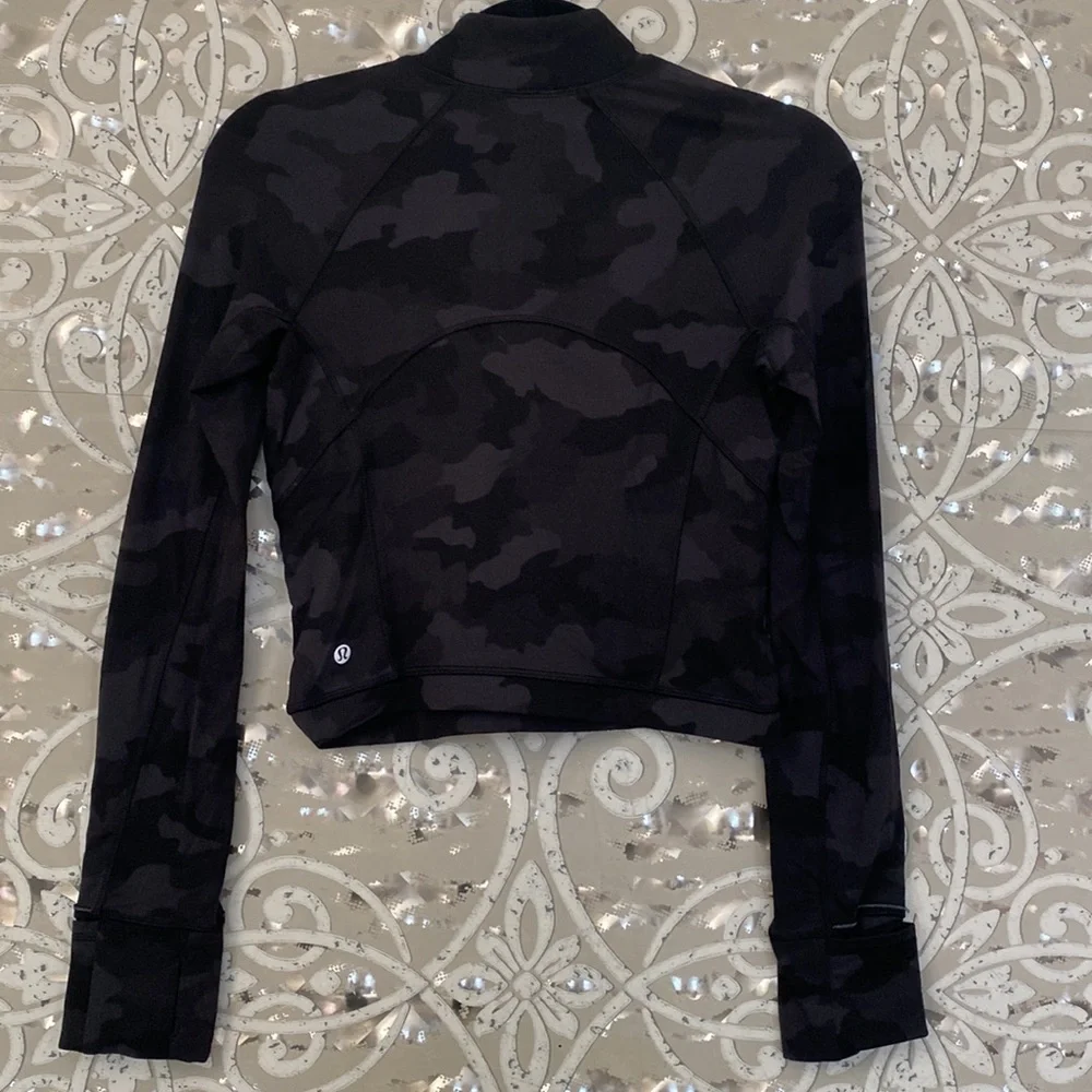 LULULEMON Black Camo Its Rulu Run Cropped Half-Zip Sweatshirt 6